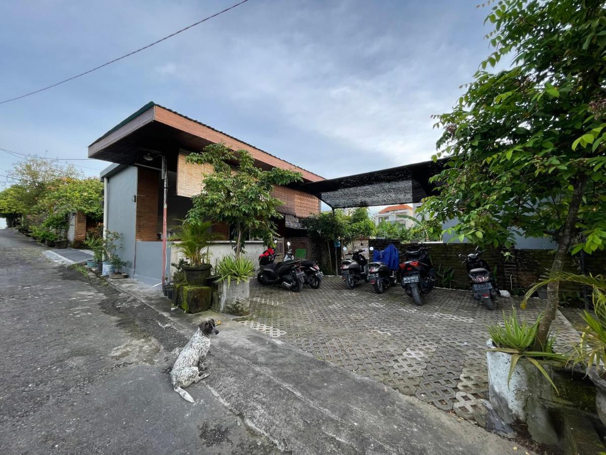 Belimbing Guest House Canggu Exterior photo
